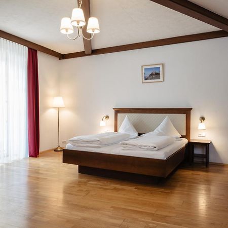 Landhotel Freitag Sankt Paul im Lavanttal Bilik gambar