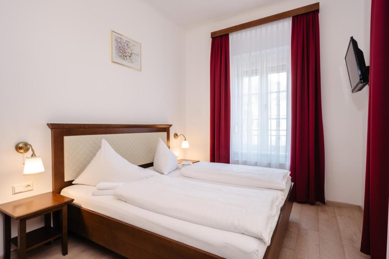 Landhotel Freitag Sankt Paul im Lavanttal Bilik gambar